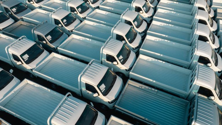 Fleet Vehicle Accidents: Liability Challenges for Commercial Drivers and Employers